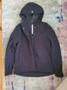 Lululemon Black Hooded Rain Jacket Size 4